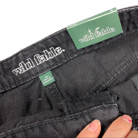 NWT Wild Fable High Rise Distressed Shorts - Picture 3 of 6